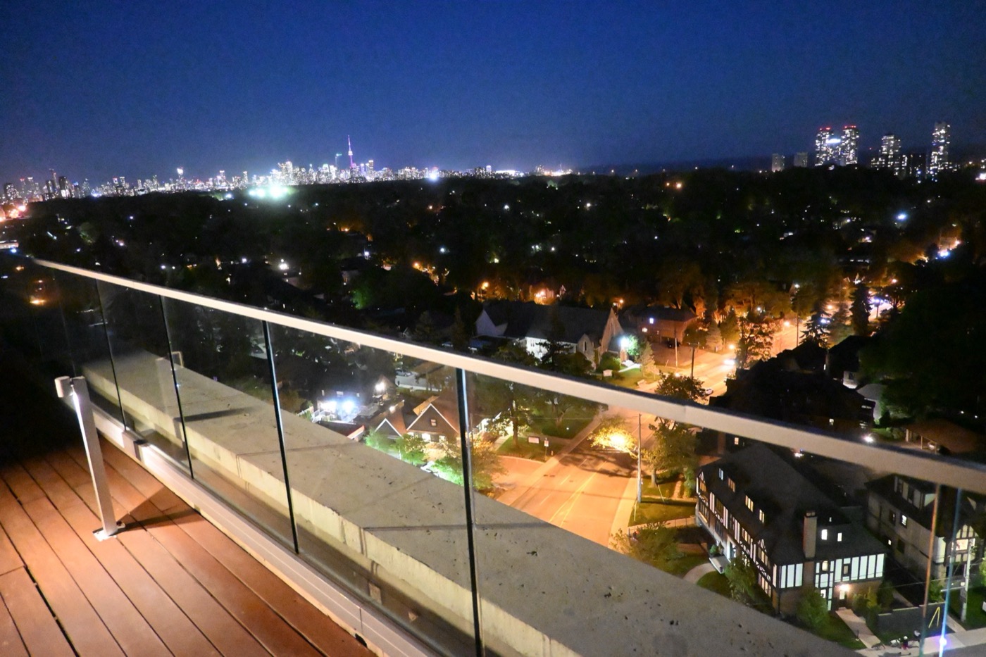 Toronto — frame 13 of the Casa gallery