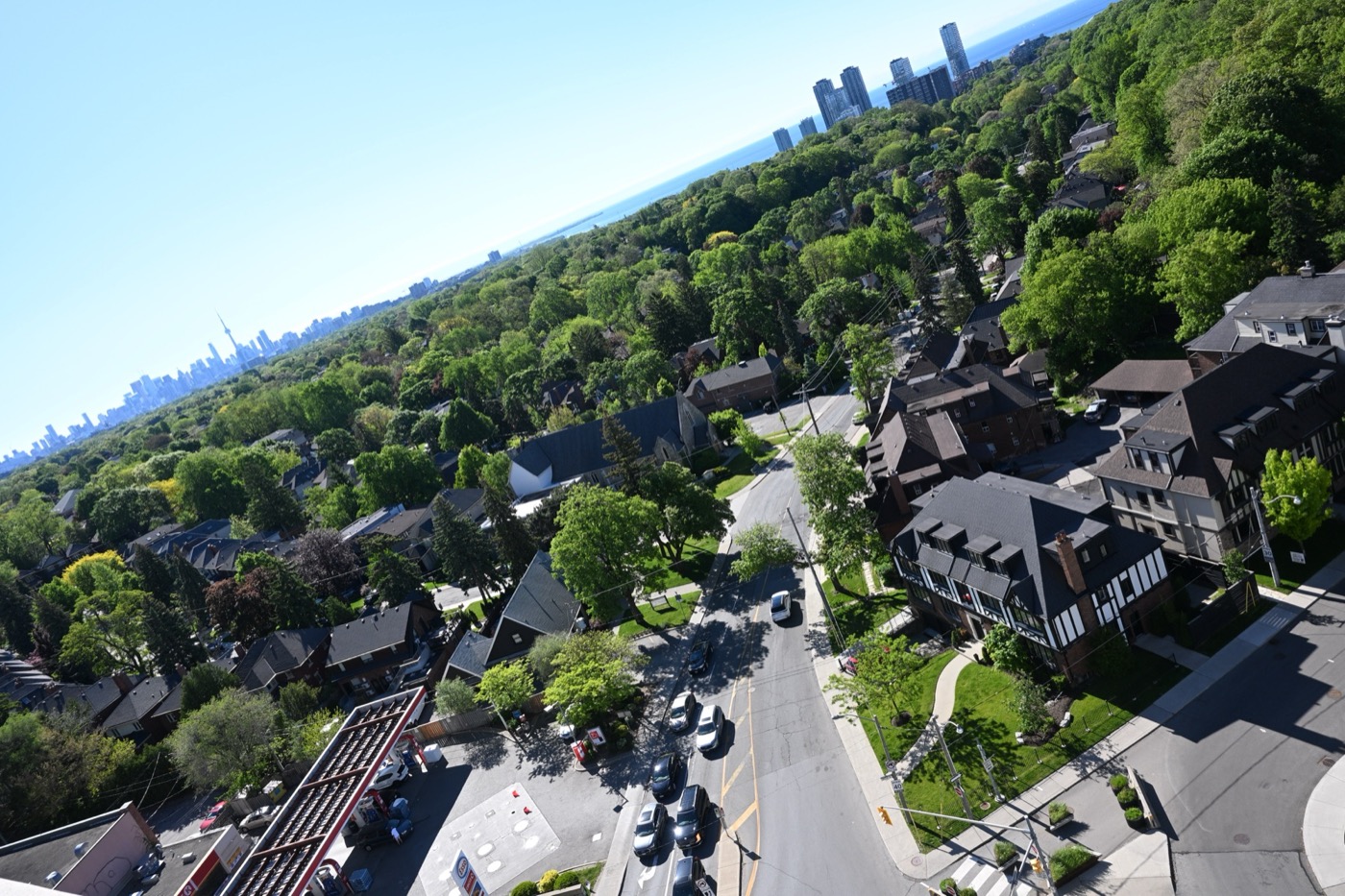 Toronto — frame 17 of the Casa gallery