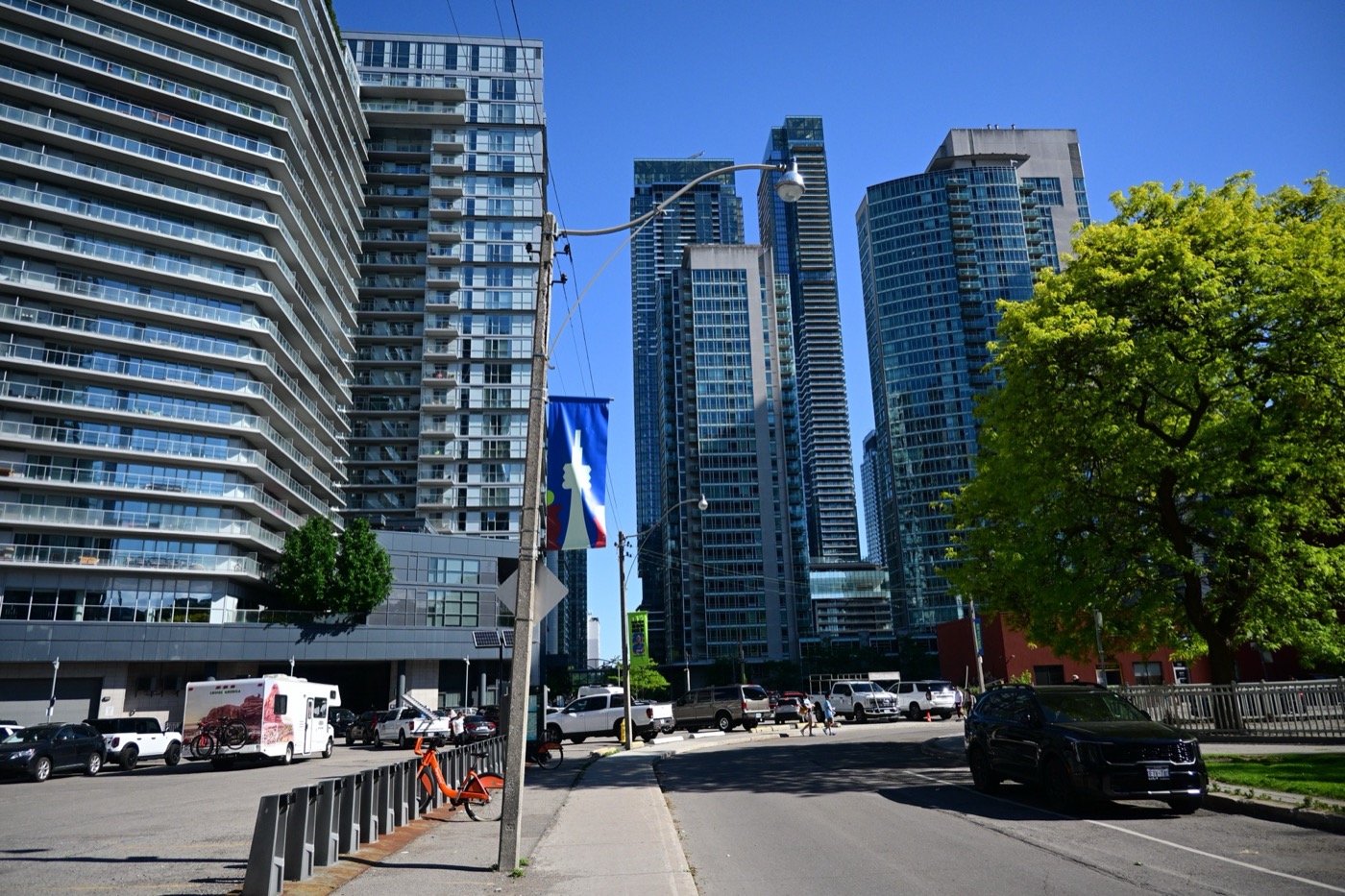 Toronto — frame 48 of the Casa gallery